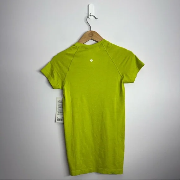 Lululemon Swiftly Tech Short-Sleeve Shirt 2.0 *Hip Length
Lichen Lime Size 4 NWT - Picture 3 of 5